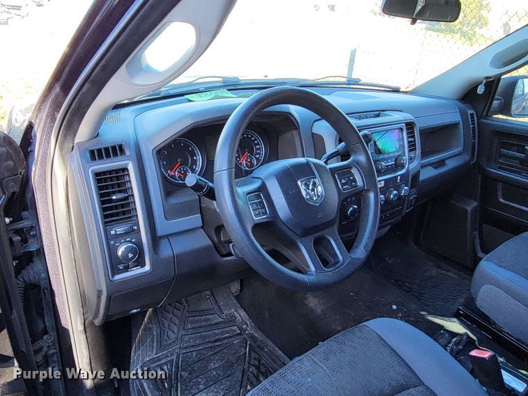 image for item LR9142 2013 Dodge Ram 1500  Crew Cab pickup truck