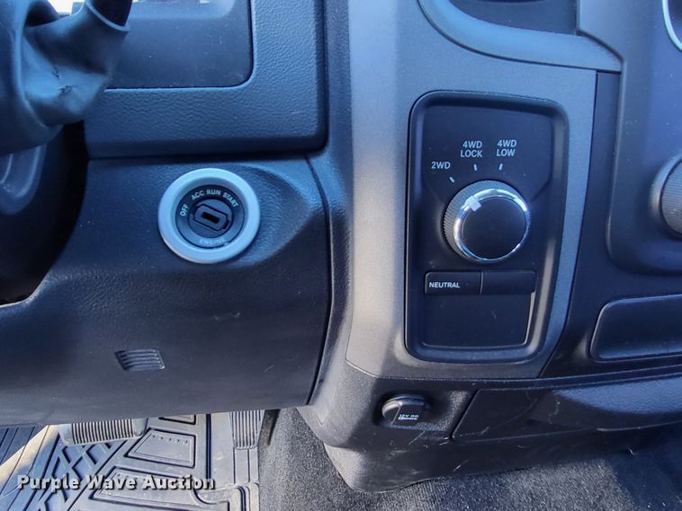 image for item LR9142 2013 Dodge Ram 1500  Crew Cab pickup truck