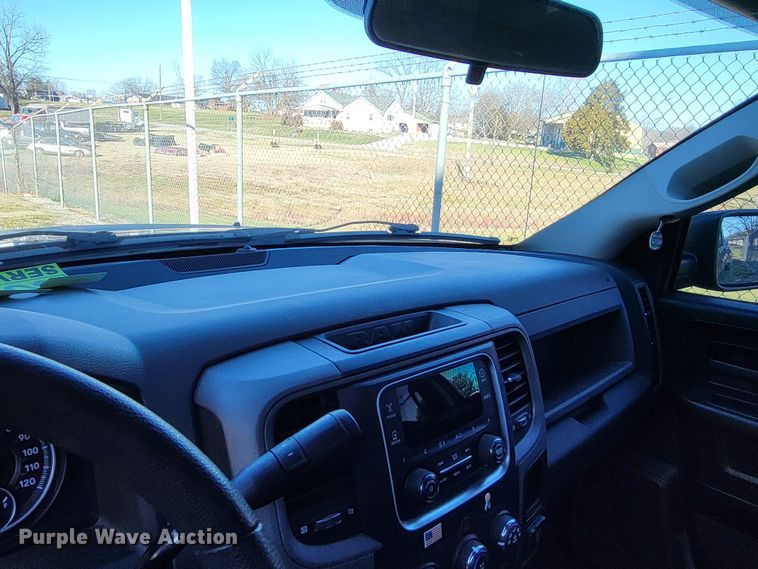 image for item LR9142 2013 Dodge Ram 1500  Crew Cab pickup truck