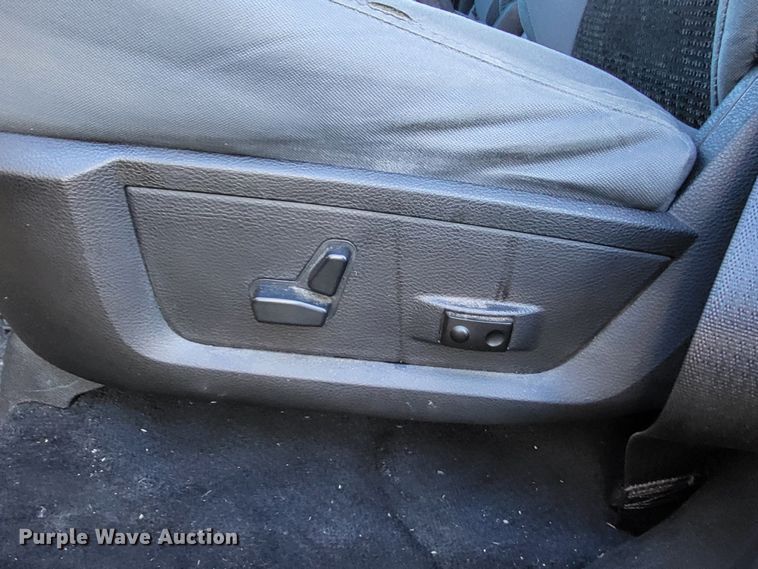 image for item LR9142 2013 Dodge Ram 1500  Crew Cab pickup truck