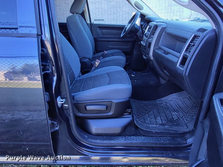 image for item LR9142 2013 Dodge Ram 1500  Crew Cab pickup truck