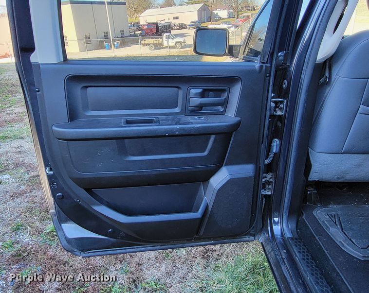 image for item LR9142 2013 Dodge Ram 1500  Crew Cab pickup truck