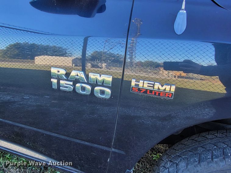 image for item LR9142 2013 Dodge Ram 1500  Crew Cab pickup truck