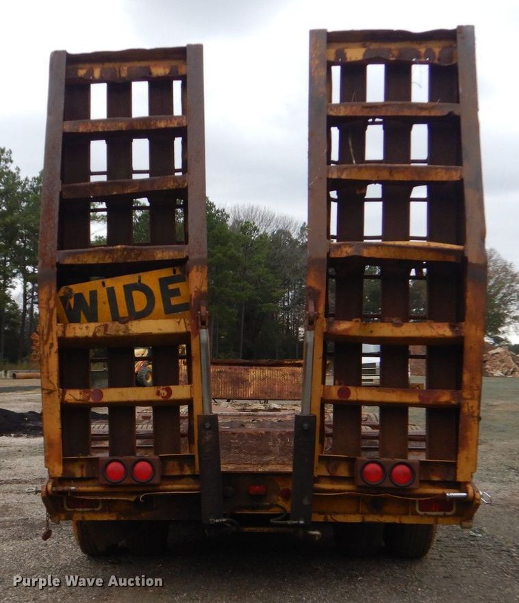 image for item LT9006 1979 Heavy Haul LFF35B  lowboy equipment trailer