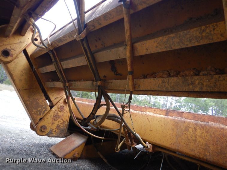 image for item LT9006 1979 Heavy Haul LFF35B  lowboy equipment trailer