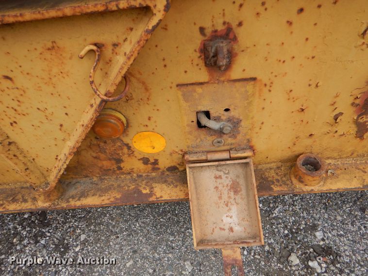 image for item LT9006 1979 Heavy Haul LFF35B  lowboy equipment trailer