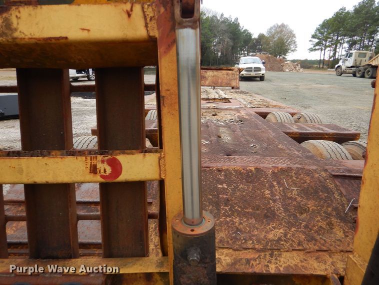 image for item LT9006 1979 Heavy Haul LFF35B  lowboy equipment trailer