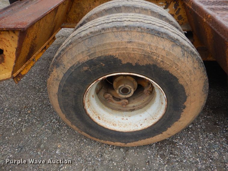 image for item LT9006 1979 Heavy Haul LFF35B  lowboy equipment trailer