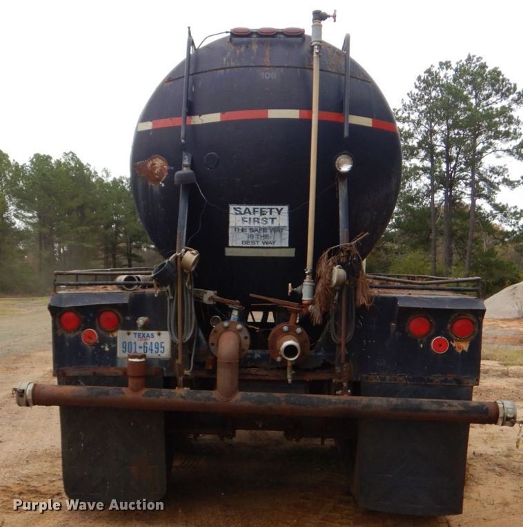 image for item LT9007 1976 M.d.  vacuum trailer