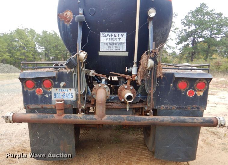 image for item LT9007 1976 M.d.  vacuum trailer