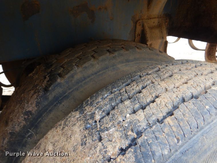 image for item LT9007 1976 M.d.  vacuum trailer