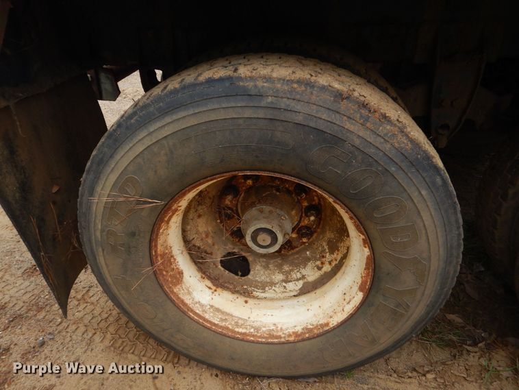 image for item LT9007 1976 M.d.  vacuum trailer