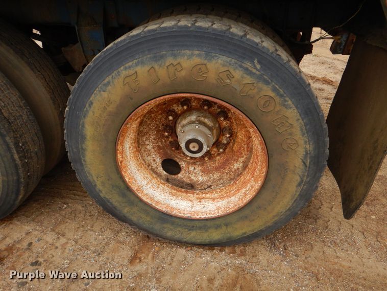 image for item LT9007 1976 M.d.  vacuum trailer