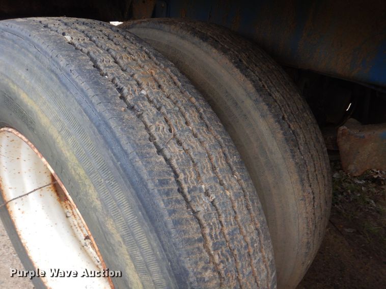 image for item LT9007 1976 M.d.  vacuum trailer