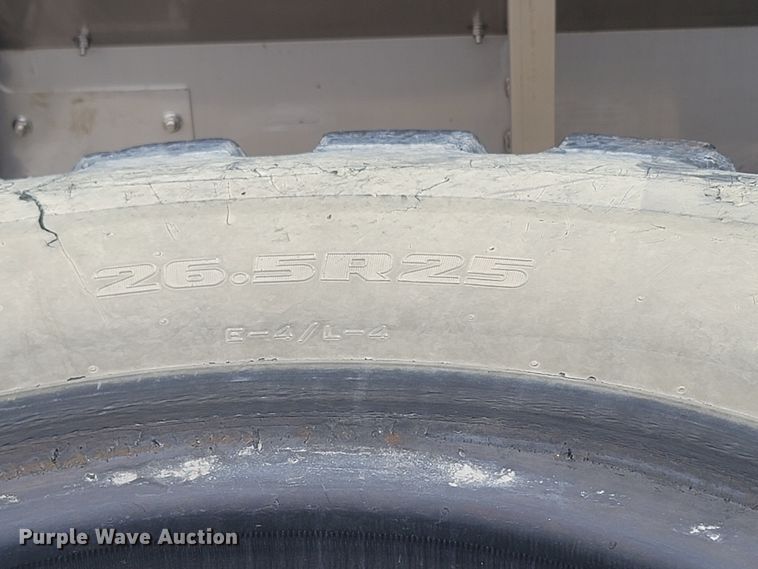 image for item MH9660 (4) 26.5R25 tires