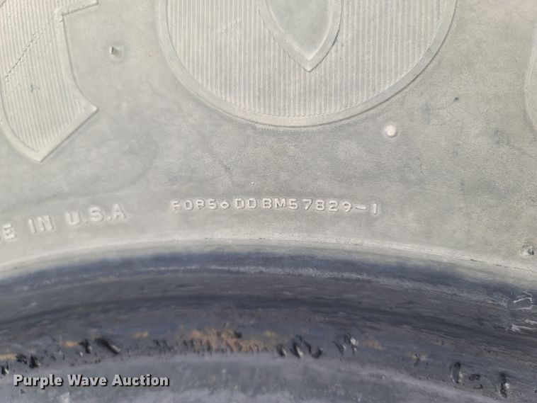 image for item MH9660 (4) 26.5R25 tires