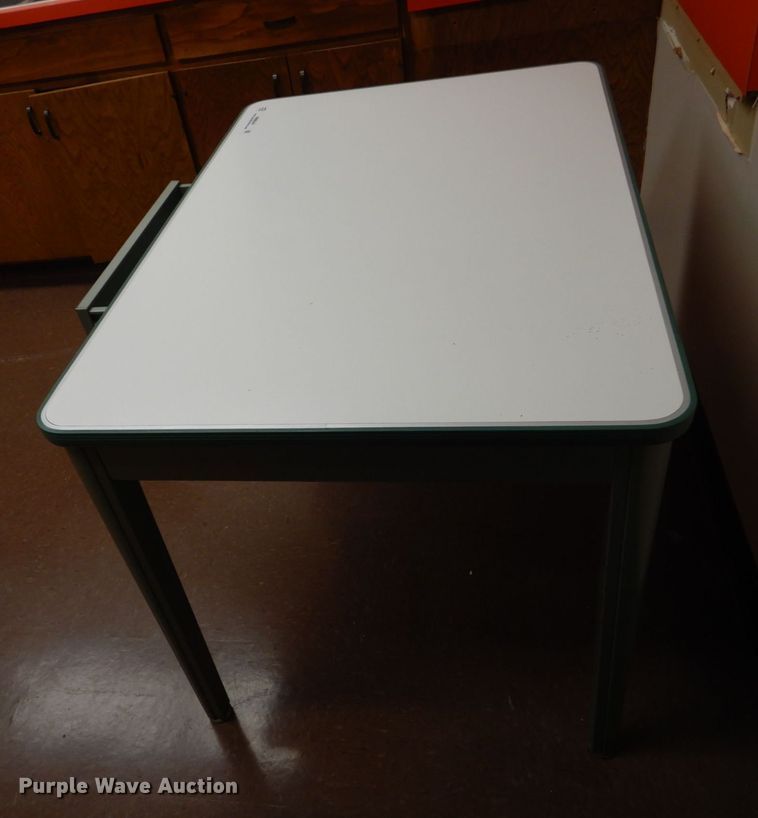 image for item MM9549 Metal table