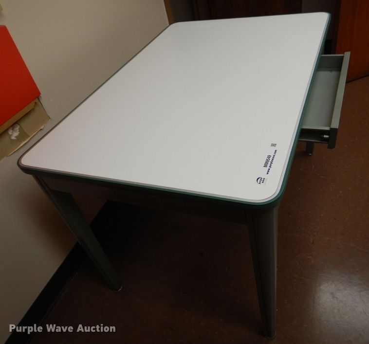 image for item MM9549 Metal table