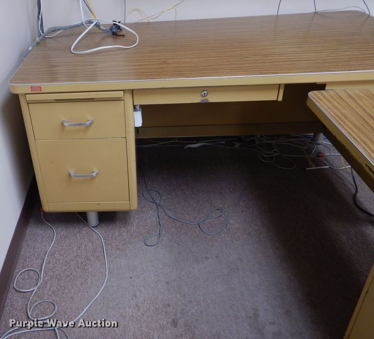 image for item MM9554 L-shaped desk