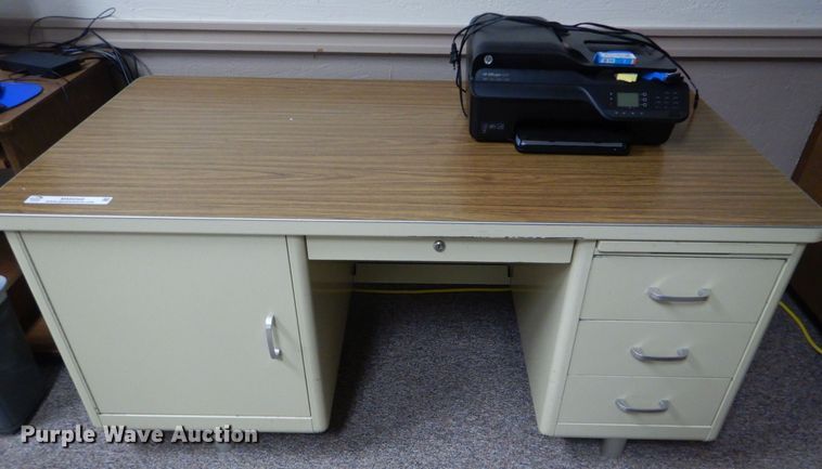 image for item MM9568 Metal desk