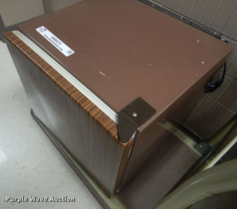 image for item MM9572 Kenmore  mini refrigerator