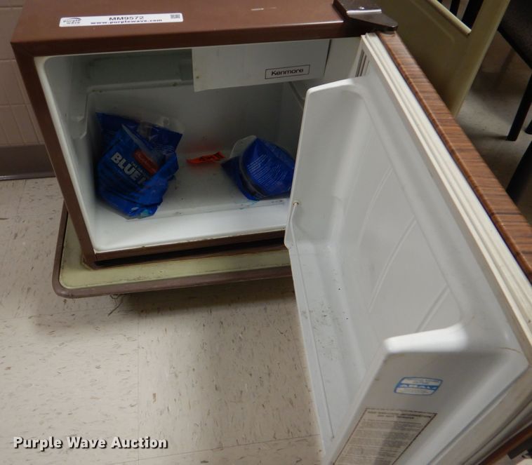 image for item MM9572 Kenmore  mini refrigerator
