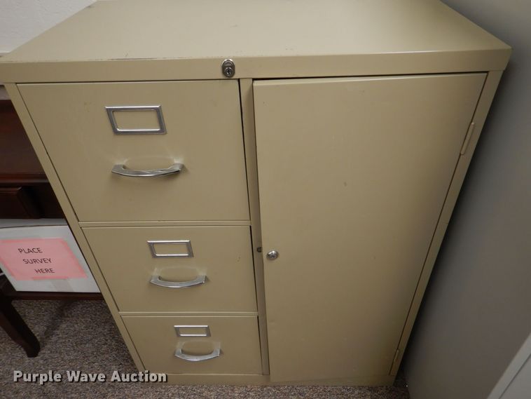 image for item MM9576 (4) file cabinets