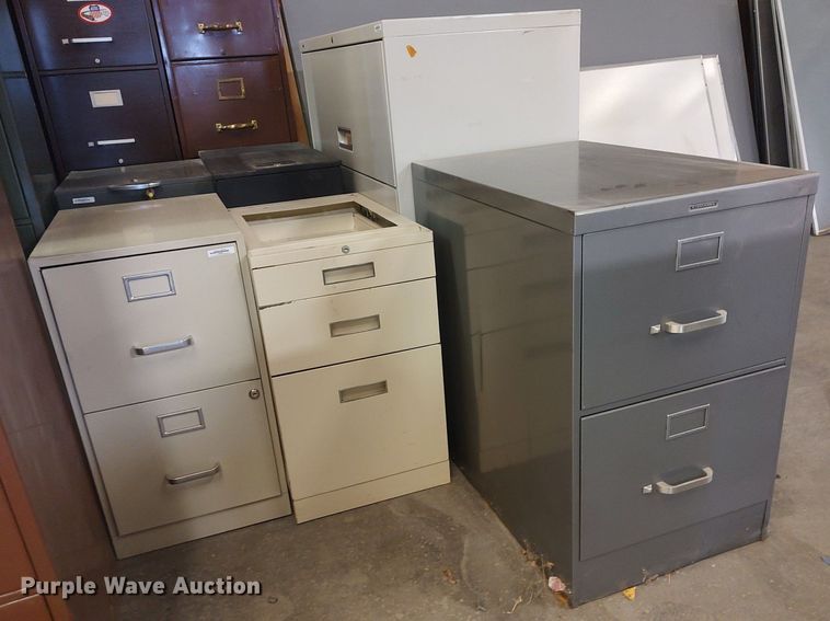 image for item MM9848 Approximately 19 metal file cabinets