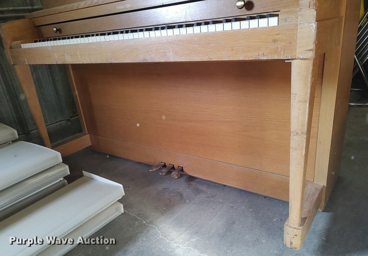 image for item MM9852 (2) pianos