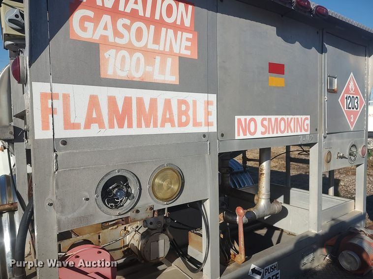 image for item MM9868 1980 Ford F600  fuel truck