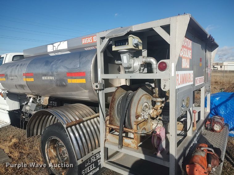 image for item MM9868 1980 Ford F600  fuel truck