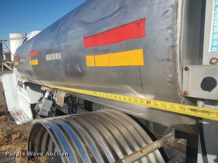 image for item MM9868 1980 Ford F600  fuel truck