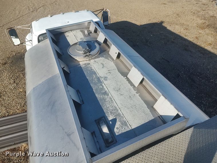 image for item MM9868 1980 Ford F600  fuel truck