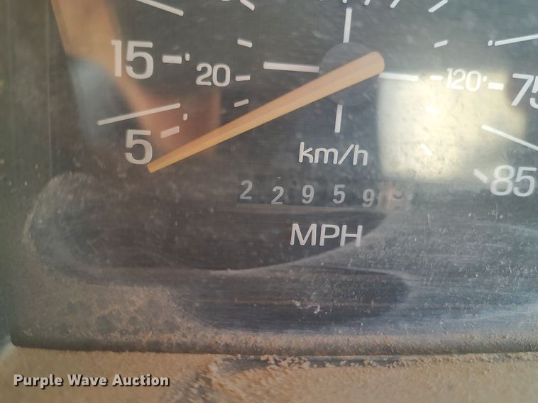 image for item MM9868 1980 Ford F600  fuel truck