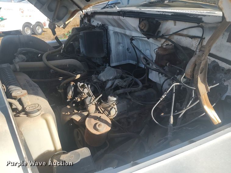 image for item MM9868 1980 Ford F600  fuel truck