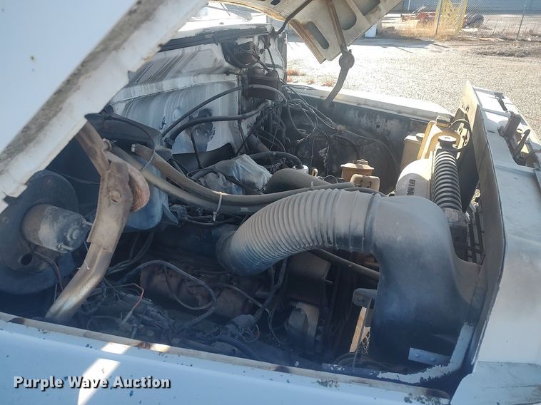 image for item MM9868 1980 Ford F600  fuel truck