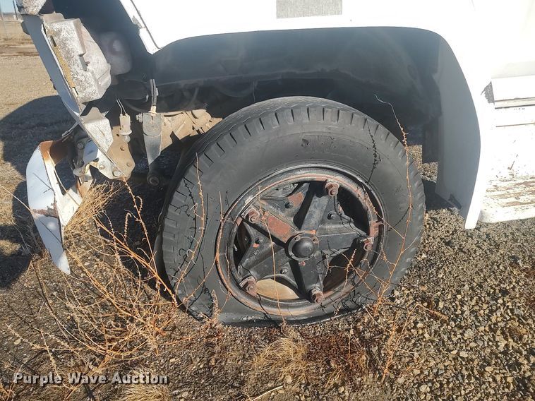 image for item MM9868 1980 Ford F600  fuel truck