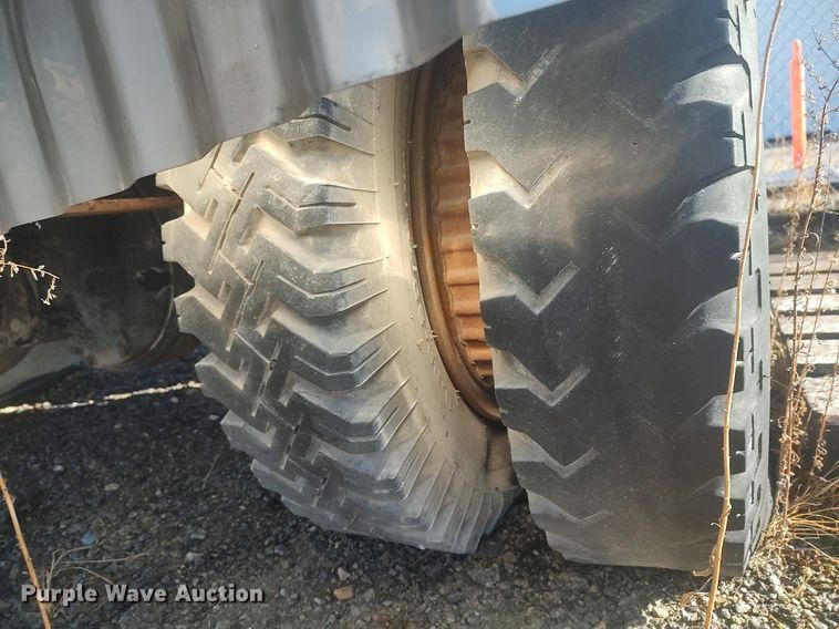 image for item MM9868 1980 Ford F600  fuel truck