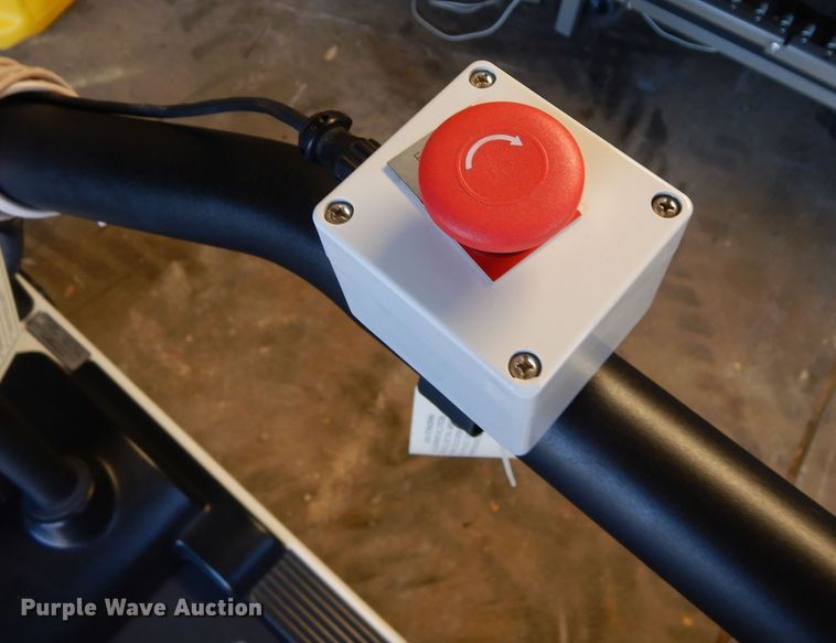 image for item MR9658 FullVision TMX425  treadmill