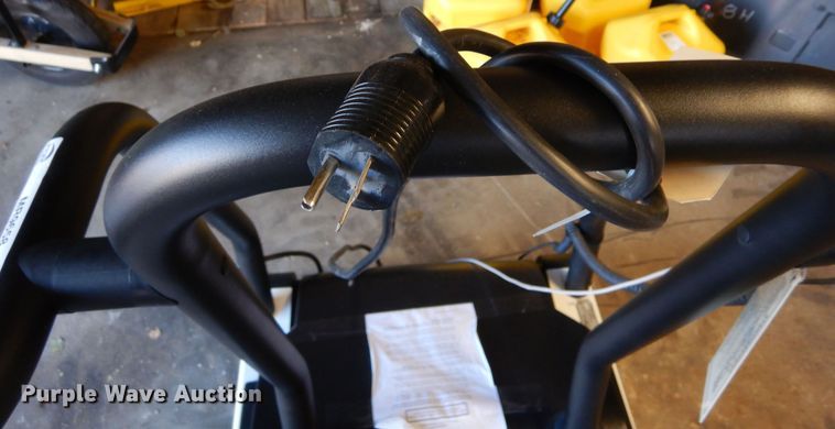 image for item MR9658 FullVision TMX425  treadmill