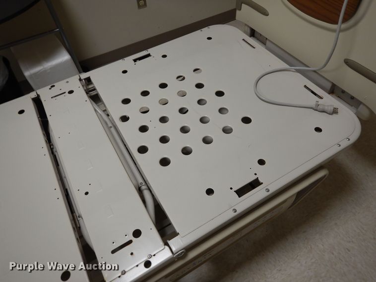 image for item MR9663 (2) hospital beds