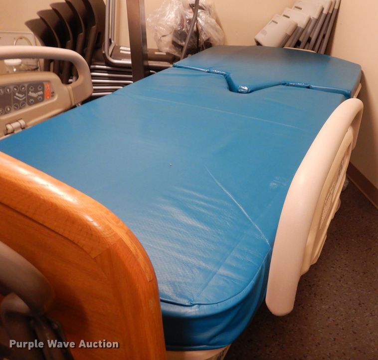 image for item MR9663 (2) hospital beds