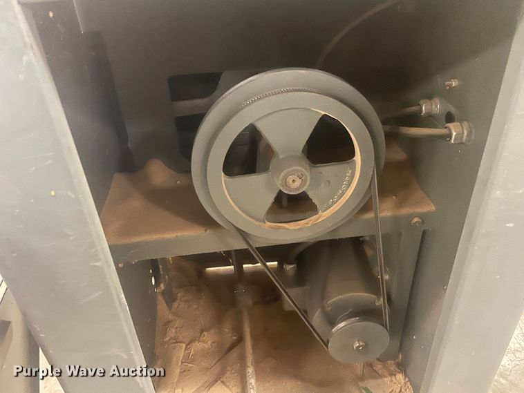 image for item MT9981 Rockwell 20  vertical bandsaw