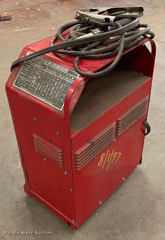 Lincoln Electric AC/DC 225/125 welder in Ulysses, KS Item MT9986 sold