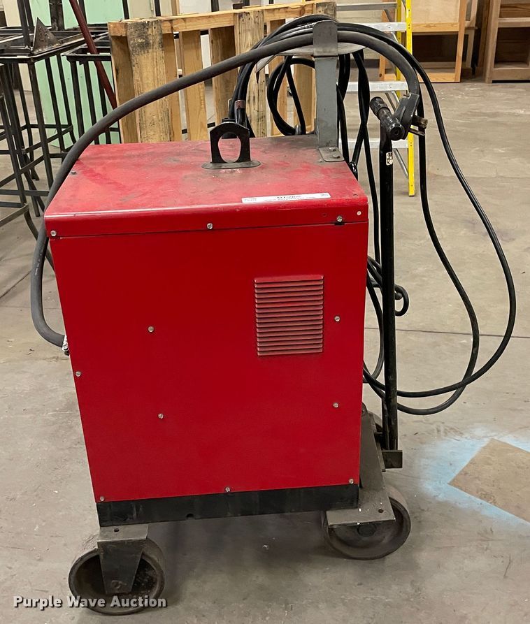 image for item MT9988 Lincoln Electric Idealarc 250  welder