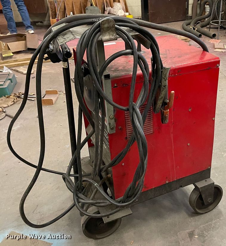image for item MT9988 Lincoln Electric Idealarc 250  welder