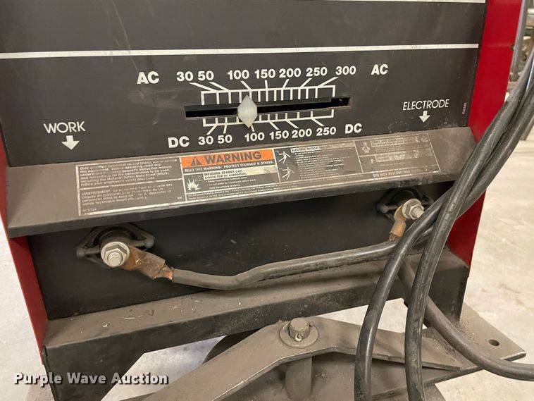 image for item MT9988 Lincoln Electric Idealarc 250  welder