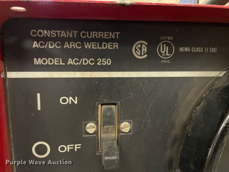 image for item MT9988 Lincoln Electric Idealarc 250  welder