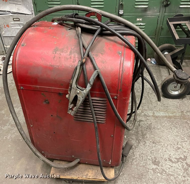 image for item MT9990 Lincoln Idealarc AC-250  welder