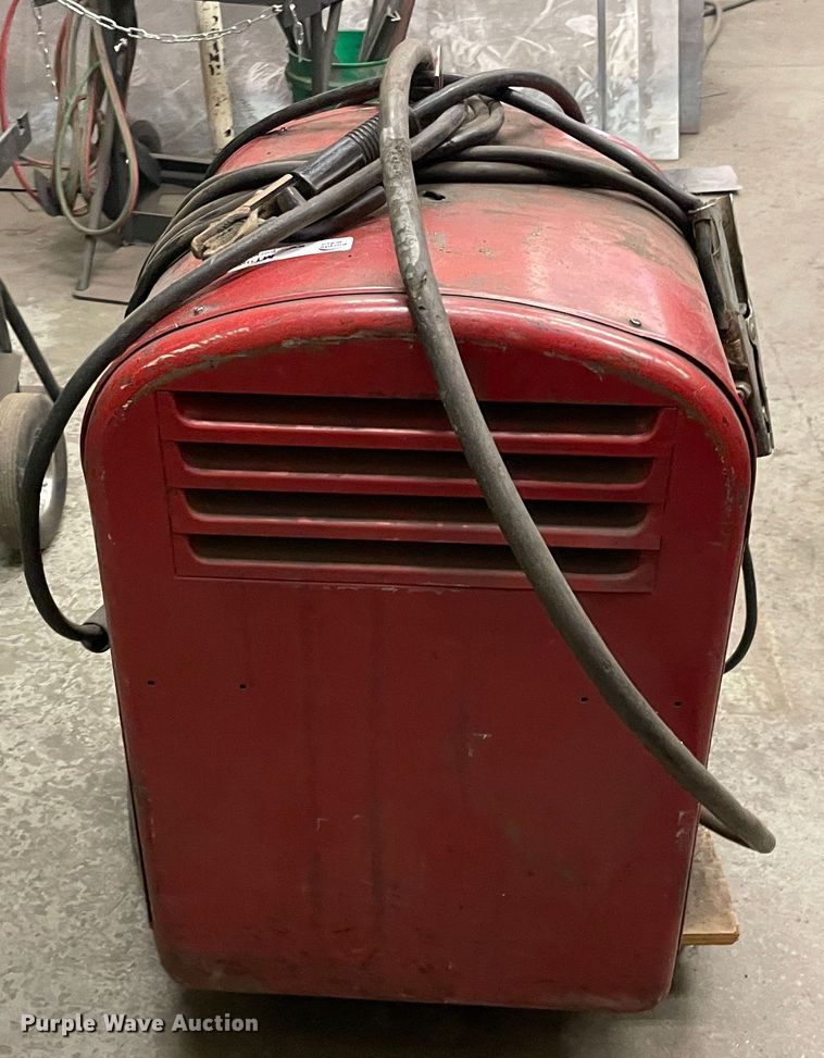 image for item MT9990 Lincoln Idealarc AC-250  welder